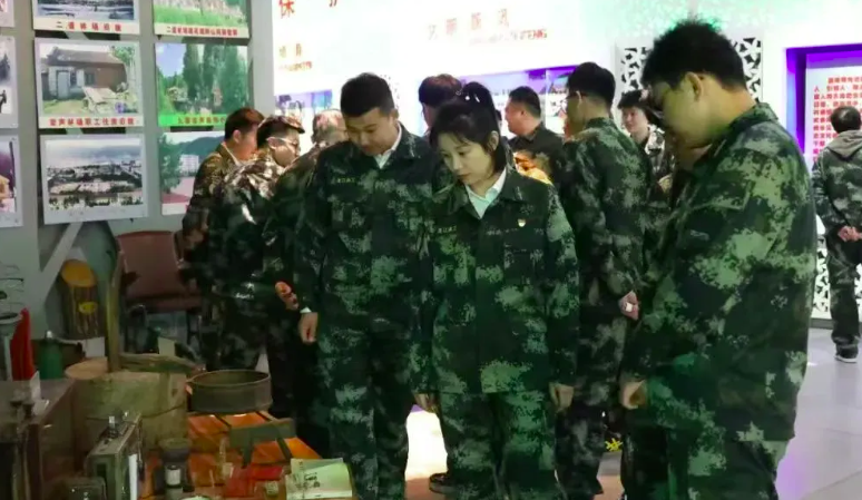 �򲩡�max(�й���)�����ٷ���վ-Unique Platform