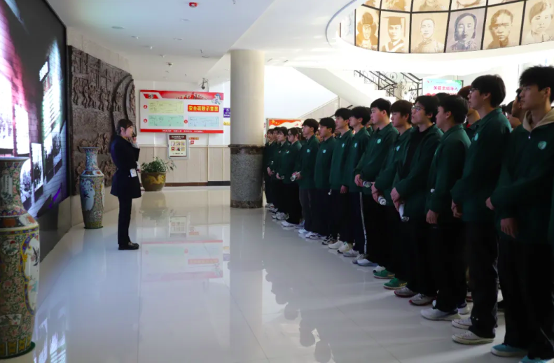 �򲩡�max(�й���)�����ٷ���վ-Unique Platform