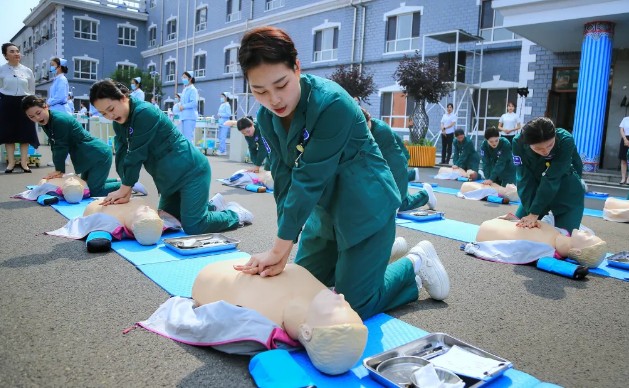 �򲩡�max(�й���)�����ٷ���վ-Unique Platform