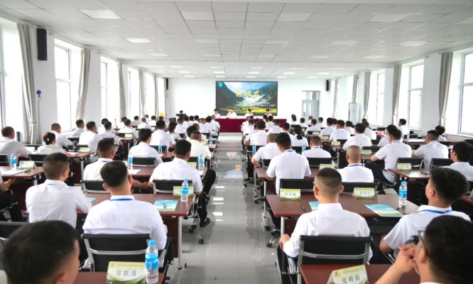 �򲩡�max(�й���)�����ٷ���վ-Unique Platform