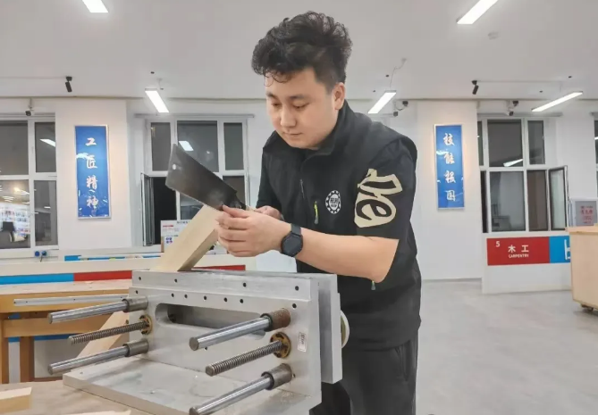 �򲩡�max(�й���)�����ٷ���վ-Unique Platform