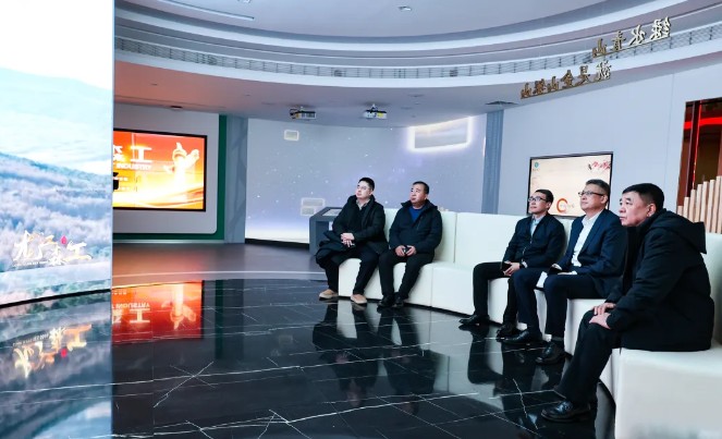 �򲩡�max(�й���)�����ٷ���վ-Unique Platform