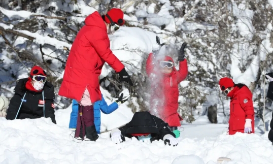 �򲩡�max(�й���)�����ٷ���վ-Unique Platform