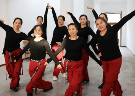 �򲩡�max(�й���)�����ٷ���վ-Unique Platform