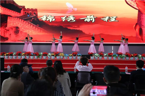 �򲩡�max(�й���)�����ٷ���վ-Unique Platform